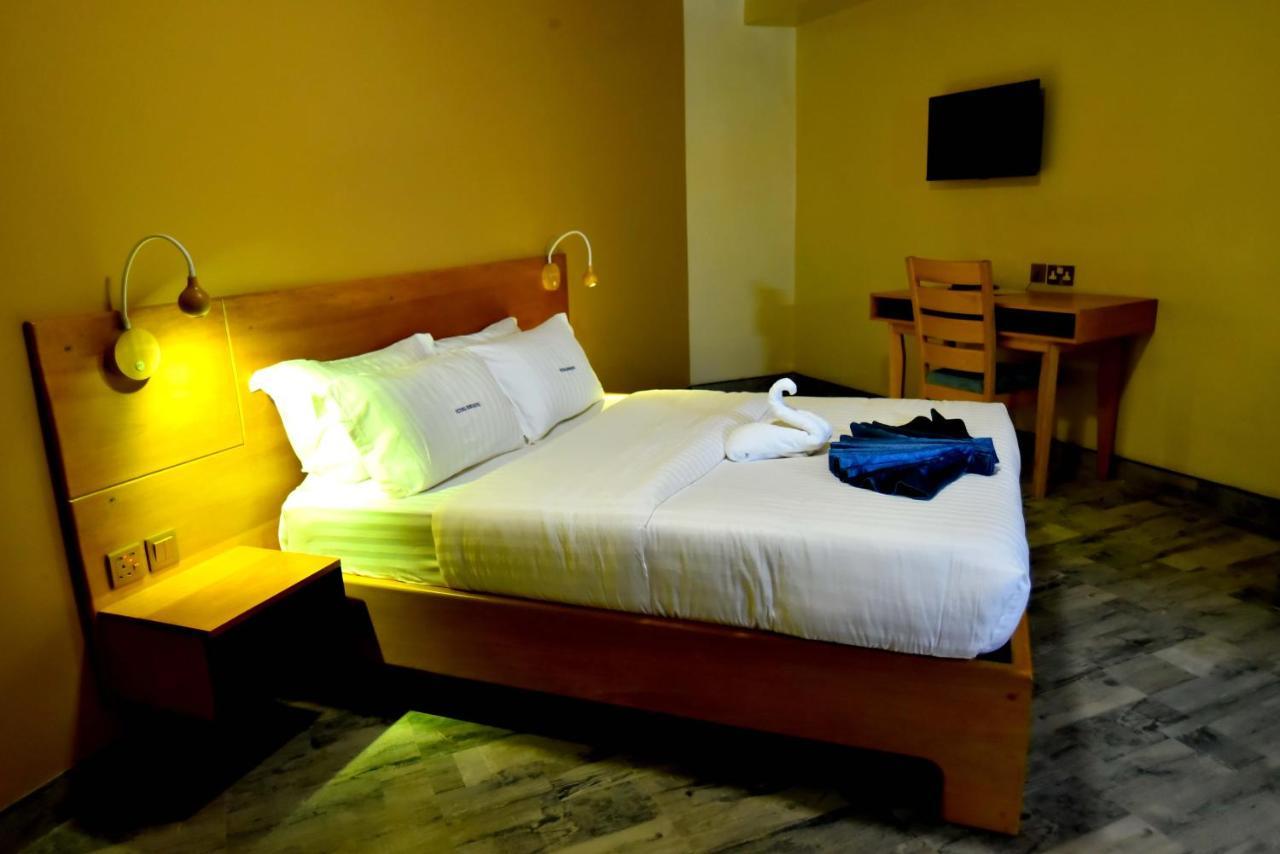 קמפאלה Victoria Mews Hotel מראה חיצוני תמונה