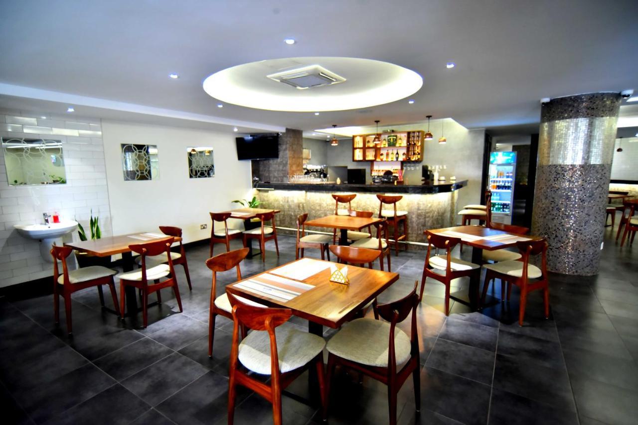 קמפאלה Victoria Mews Hotel מראה חיצוני תמונה