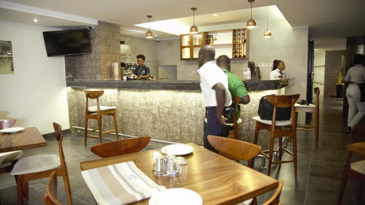 קמפאלה Victoria Mews Hotel מראה חיצוני תמונה