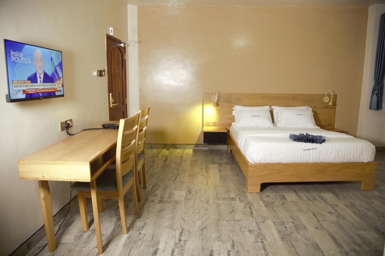 קמפאלה Victoria Mews Hotel מראה חיצוני תמונה