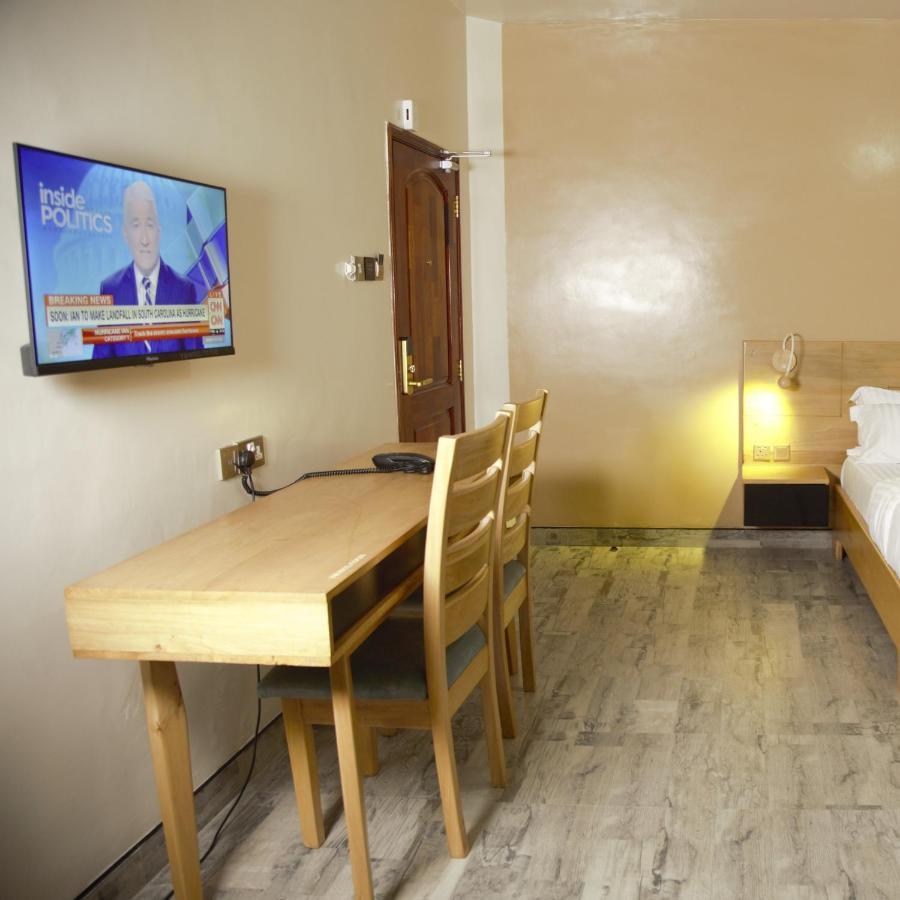קמפאלה Victoria Mews Hotel מראה חיצוני תמונה