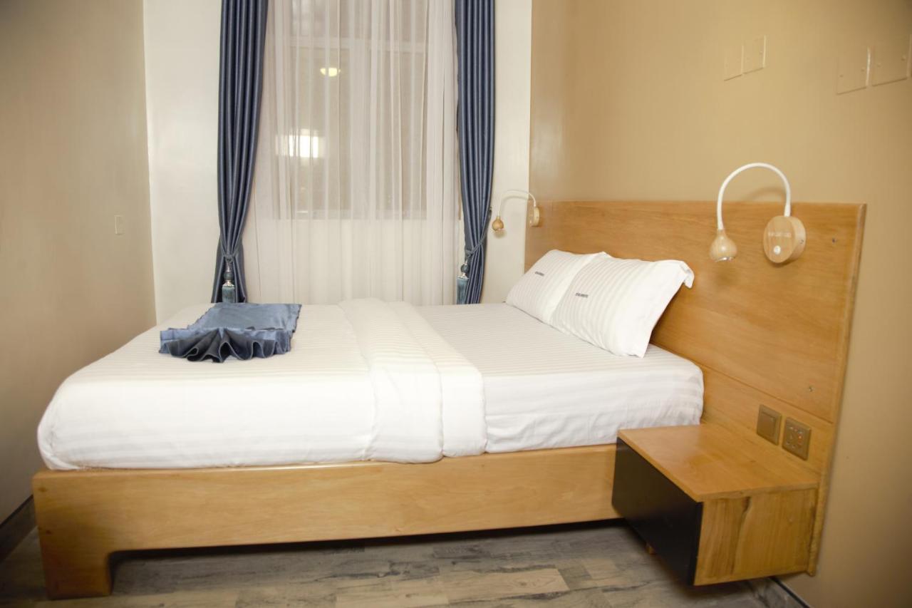 קמפאלה Victoria Mews Hotel מראה חיצוני תמונה