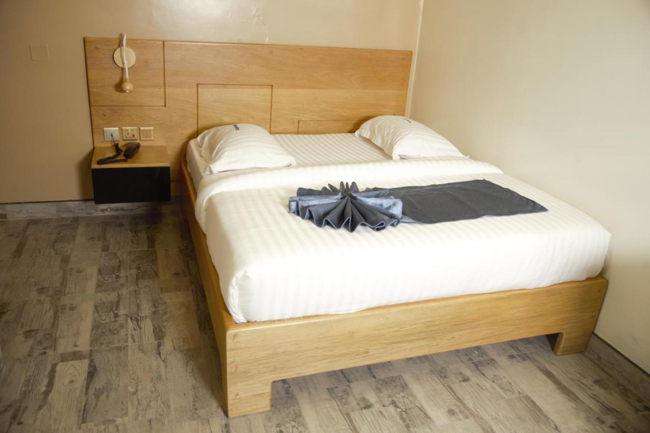קמפאלה Victoria Mews Hotel מראה חיצוני תמונה