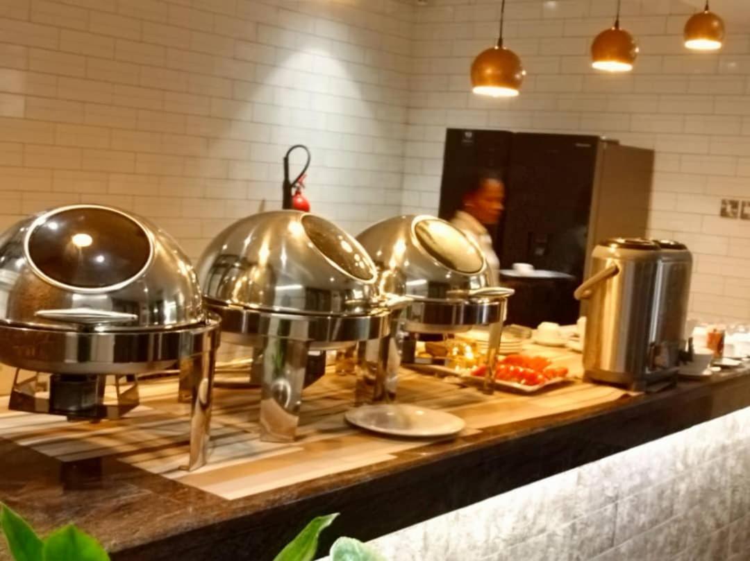 קמפאלה Victoria Mews Hotel מראה חיצוני תמונה